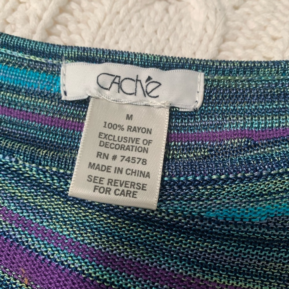 Cache Size Med cold shoulder top. - Picture 5 of 5